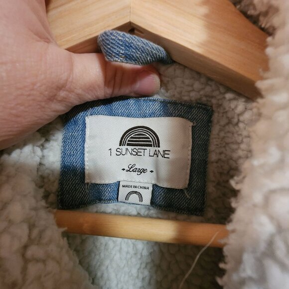 1 Sunset Lane Large Sherpa-Lined Denim Jacket Blue - Picture 3 of 3